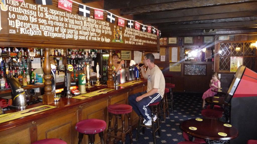 Kings Arms Hotel 彭林 外观 照片